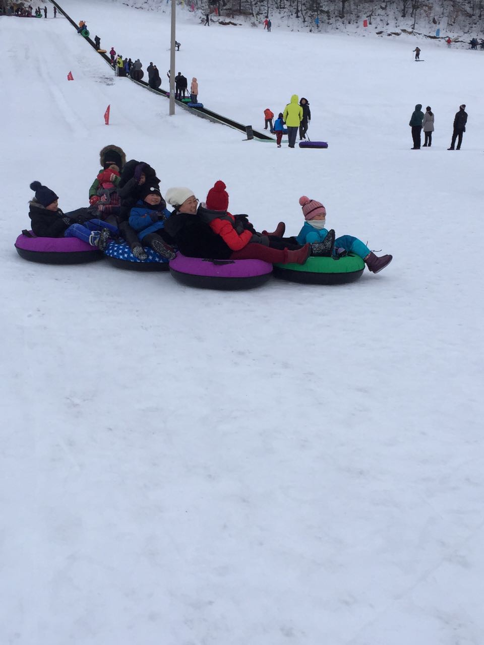 黑龍江大灣滑雪場(chǎng)冰雪樂(lè)園成功開(kāi)幕，河北迪特加油助威